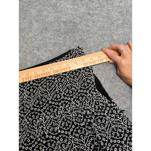 Express Women’s Skirt Size 12 Black White Embroidered A-Line Mini Scalloped Hem - Picture 5 of 6